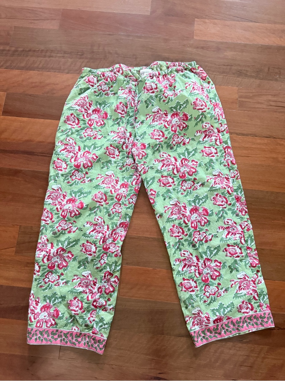 Vintage floral capris